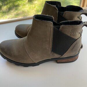 Sorel Emelie Chelsea Waterproof Boots - Women's